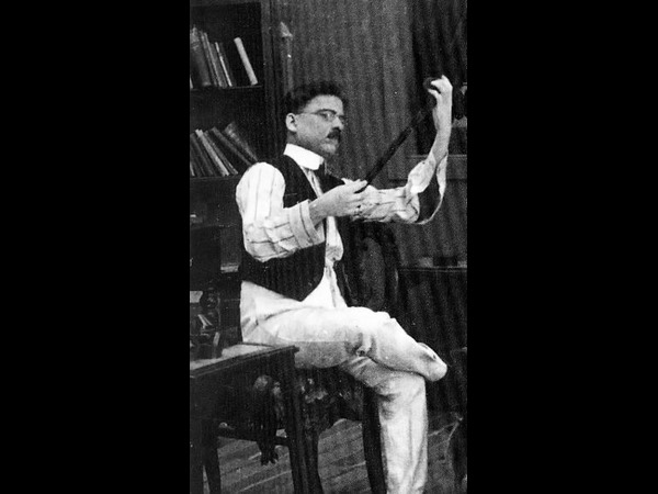 ಮೂಲ ಹೆಸರು ದುಂಡಿರಾಜ್ ಗೋವಿಂದ ಫಾಲ್ಕೆ ಮೂಲ ಹೆಸರು ದುಂಡಿರಾಜ್ ಗೋವಿಂದ ಫಾಲ್ಕೆ