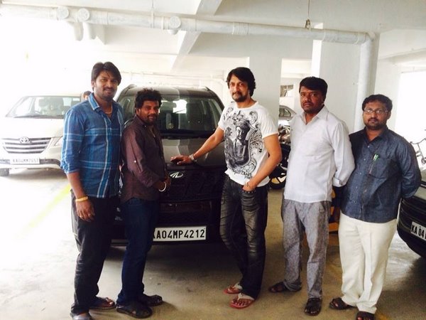 ಏಳು ಕಾರ್ ಗಳ ಸರದಾರ ಏಳು ಕಾರ್ ಗಳ ಸರದಾರ