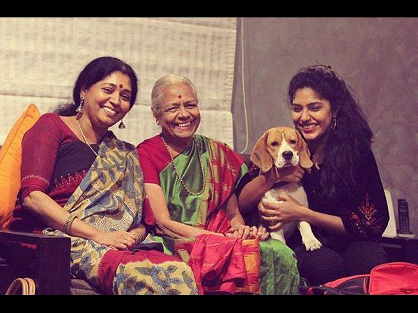 ನಟಿಯರ ಜೊತೆ ಶ್ವಾನಗಳು ನಟಿಯರ ಜೊತೆ ಶ್ವಾನಗಳು