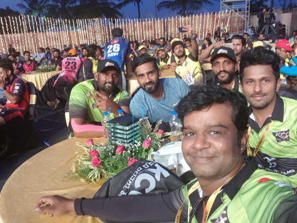 Simple suni has tweeted about the KCC cricket league. 