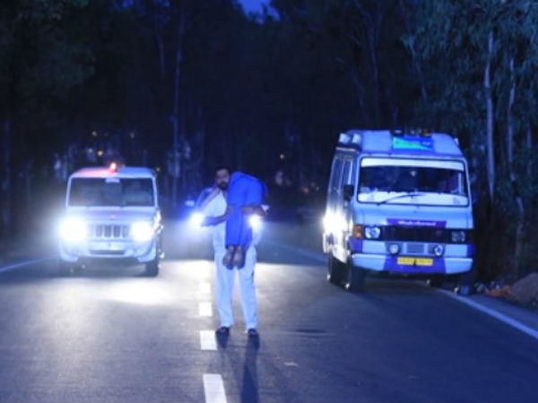 ಕೆಟ್ಟು ನಿಂತ ಆಂಬ್ಯುಲೆನ್ಸ್