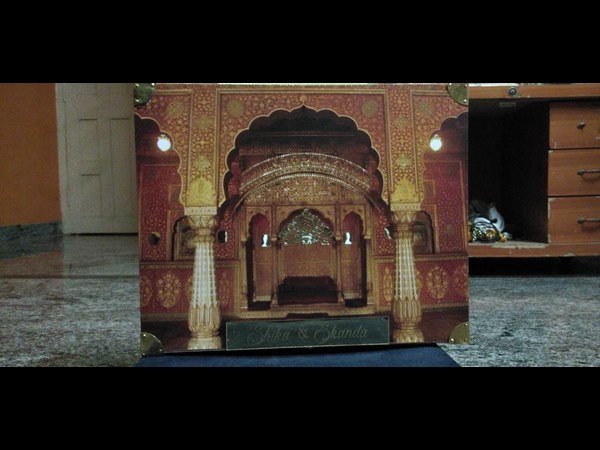 ಇನ್ವಿಟೇಶನ್ ಜತೆಯಲ್ಲಿ ಸುಗಂಧ ಬೀರುವ ಹೂಗಳು 