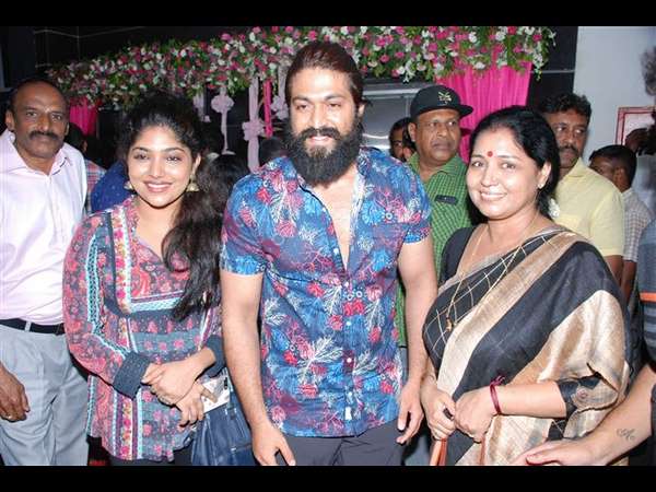 ತಾಯಿ ಮತ್ತು ಮಗಳು