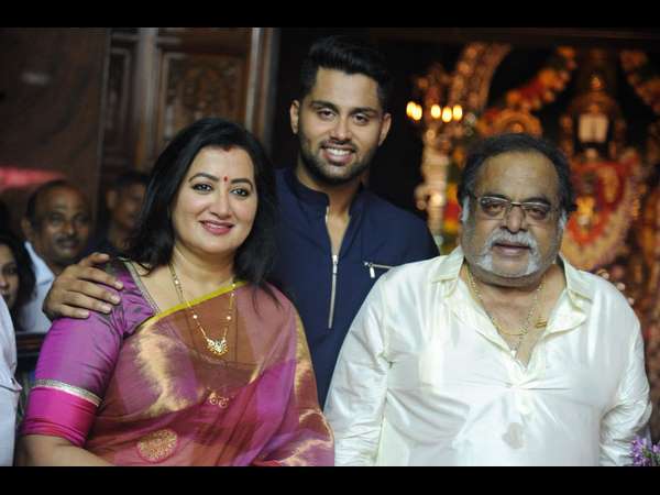 ರಾಜಕಾರಣದಿಂದ ಹೊರಗಿದ್ದು ಆರಾಮಾಗಿದ್ದೇನೆ