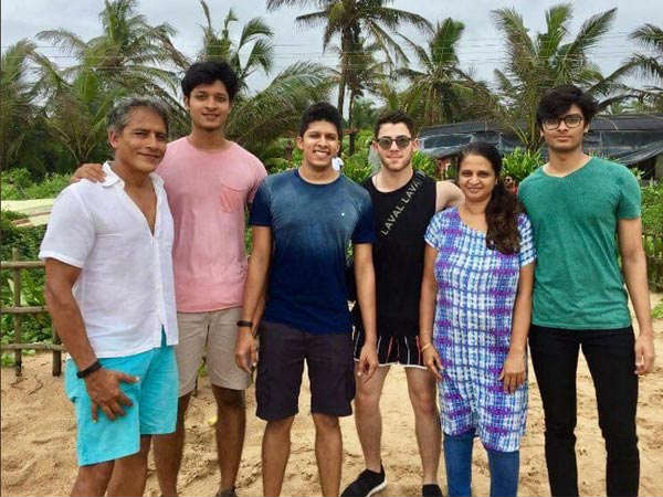 ಇನ್ನೊಂದು ಫೋಟೋ ಇಲ್ಲಿದೆ