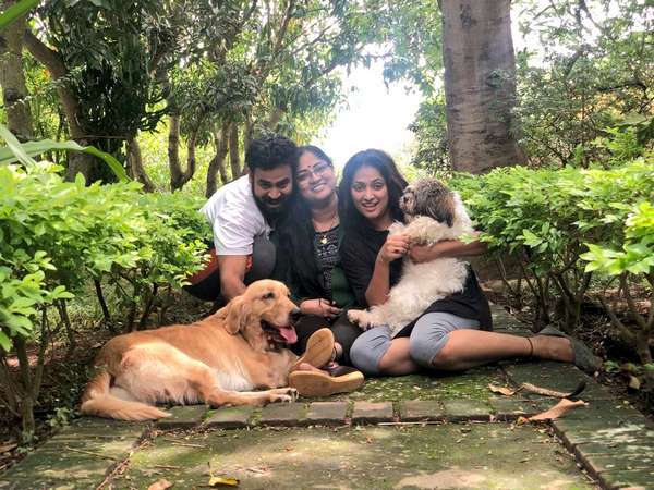 actress Haripriya has gone on a vacation