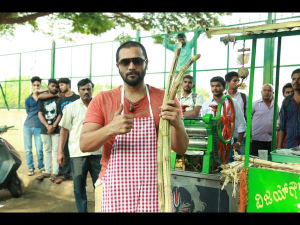 ರೈತ ಕುಟುಂಬಕ್ಕಾಗಿ ಕಬ್ಬಿನ ಹಾಲು ಮಾರಿದ ನಟ