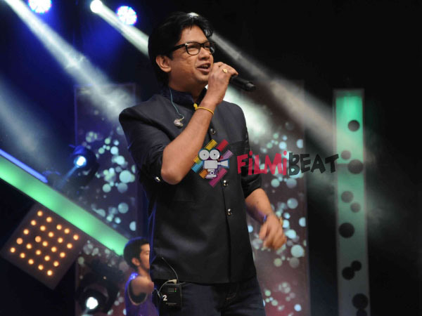 ಅತ್ಯುತ್ತಮ ಹಿನ್ನಲೆ ಗಾಯಕ