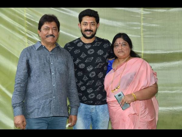 ಚೊಚ್ಚಲ ತೆಲುಗು ಚಿತ್ರದ ಮುಹೂರ್ತ