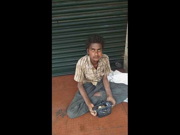 ಕಿಚ್ಚ ಸುದೀಪ್ ಅಭಿಮಾನಿ ಸಂಘದಿಂದ ಸಹಾಯ ಕಿಚ್ಚ ಸುದೀಪ್ ಅಭಿಮಾನಿ ಸಂಘದಿಂದ ಸಹಾಯ