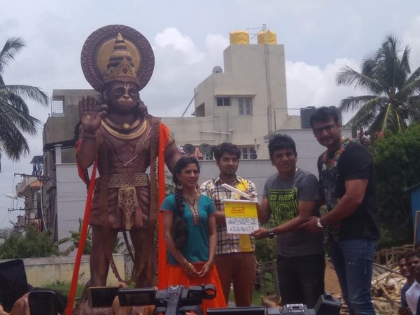 ಕ್ಲಾಪ್ ಮಾಡಿದ ದರ್ಶನ್ ಮತ್ತು ಶಿವಣ್ಣ