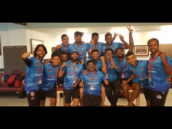 ಒಡೆಯರ್ ಚಾರ್ಜರ್ಸ್ ನಲ್ಲಿ ಪೆಟ್ರೋಲ್ ಪ್ರಸನ್ನ ಒಡೆಯರ್ ಚಾರ್ಜರ್ಸ್ ನಲ್ಲಿ ಪೆಟ್ರೋಲ್ ಪ್ರಸನ್ನ