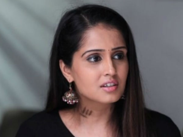 ಮನೆಗೆ ವಾಪಸ್ ಬರ್ತಿದ್ದಾಳೆ ರಾಣಿ ಮನೆಗೆ ವಾಪಸ್ ಬರ್ತಿದ್ದಾಳೆ ರಾಣಿ