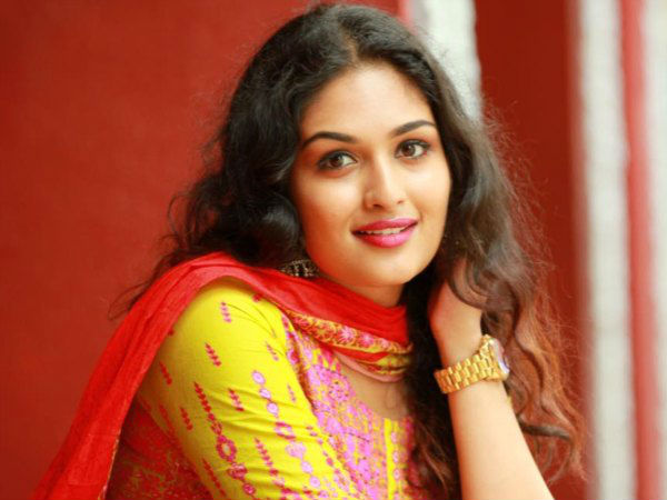 ಎರಡನೇ ನಾಯಕಿ ಎರಡನೇ ನಾಯಕಿ