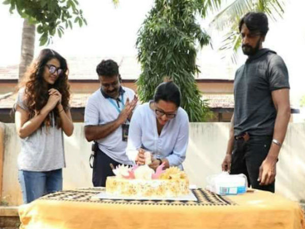 director krishnas wife Swapna celebrated her birthday in pailwan set director krishnas wife Swapna celebrated her birthday in pailwan set