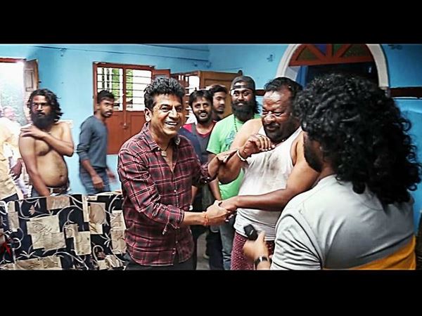 Shiva rajkumar visit to Rajannana maga shooting set
