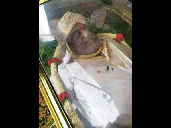 ಪಾತ್ರಗಳ ಮೂಲಕ ಅಂಬಿ ಜೀವಂತ ಪಾತ್ರಗಳ ಮೂಲಕ ಅಂಬಿ ಜೀವಂತ