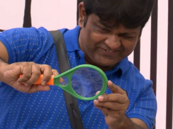 ಆಡಮ್ ಗೆ ಬೆಂಕಿಪಟ್ಟಣ, ಮುರುಳಿಗೆ ಬೂದುಕನ್ನಡಿ ಆಡಮ್ ಗೆ ಬೆಂಕಿಪಟ್ಟಣ, ಮುರುಳಿಗೆ ಬೂದುಕನ್ನಡಿ