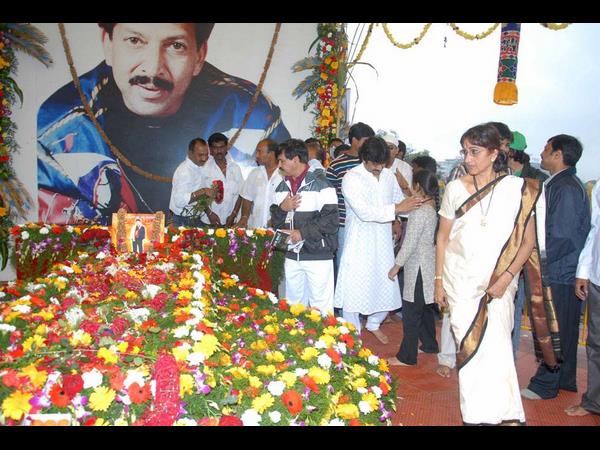 ವಿಷ್ಣು ಪಕ್ಕದಲ್ಲೇ ಮಾಡಬಹುದಿತ್ತು ಅಲ್ವಾ.!