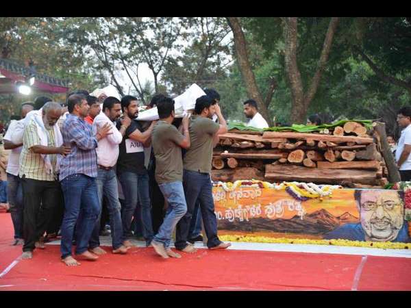 ಹಿರಿಯಣ್ಣನಿಗೆ ಸ್ಯಾಂಡಲ್ ವುಡ್ ವಿದಾಯ 