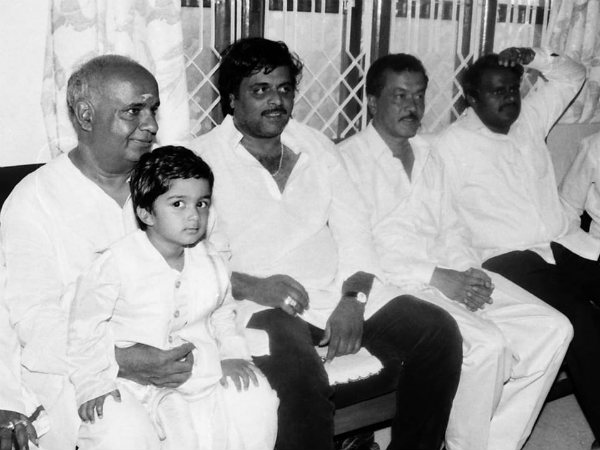 cm-hd-kumaraswamy-condolences-over-kannada-actor-former-minister-ambareesh-death cm-hd-kumaraswamy-condolences-over-kannada-actor-former-minister-ambareesh-death