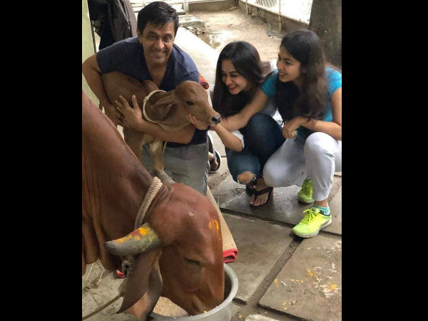 ದೇಸಿ ಸಂಪ್ರದಾಯದಂತೆ ಸೆಟ್ ನಿರ್ಮಾಣ