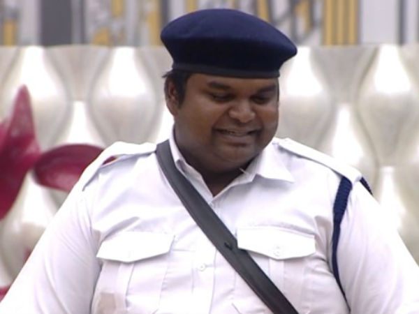 ಬೇರೆ ಪ್ರಪಂಚ ಇದೆ