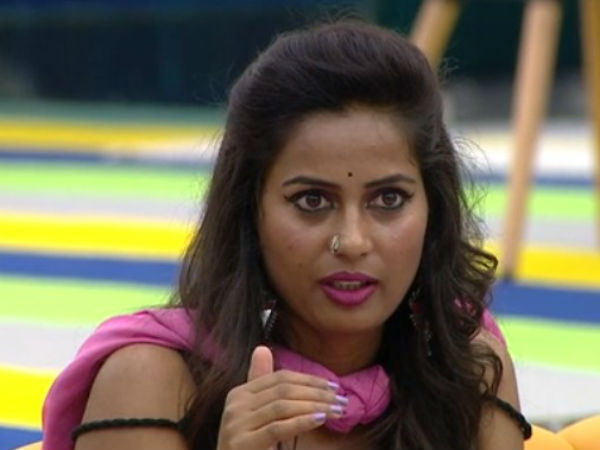 ತಿಪ್ಪೆ ಸಾರಿಸಿದ ಅಕ್ಷತಾ