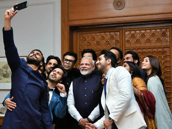 Bollywood stars selfi with pm modi