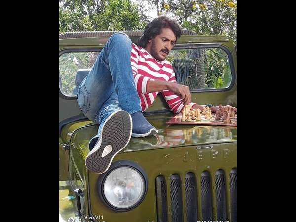 ನಾಲ್ಕು ಭಾಷೆ, ಇಬ್ಬರು ಹೀರೋಯಿನ್ 