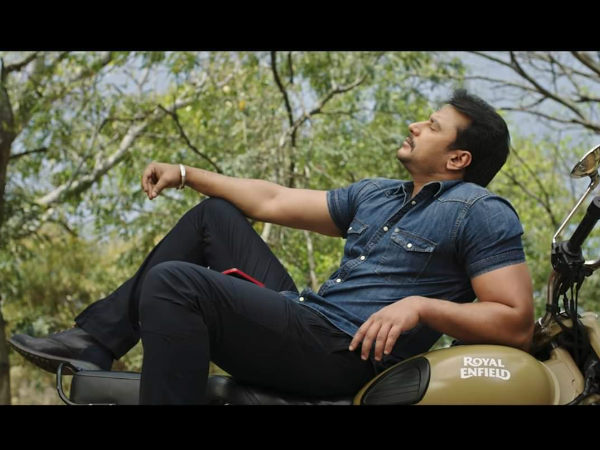 ನಿರ್ದೇಶಕರು ಯಾರು ?