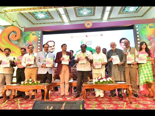 ನಿರ್ದೇಶಕರಿಗೆ ಮನವಿ ಮಾಡಿದ ಮುಖ್ಯಮಂತ್ರಿ