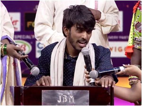 ಸುಳ್ಳು ಸುದ್ದಿ ಹಬ್ಬಿಸುತ್ತಿದ್ದಾರೆ ಸುಳ್ಳು ಸುದ್ದಿ ಹಬ್ಬಿಸುತ್ತಿದ್ದಾರೆ