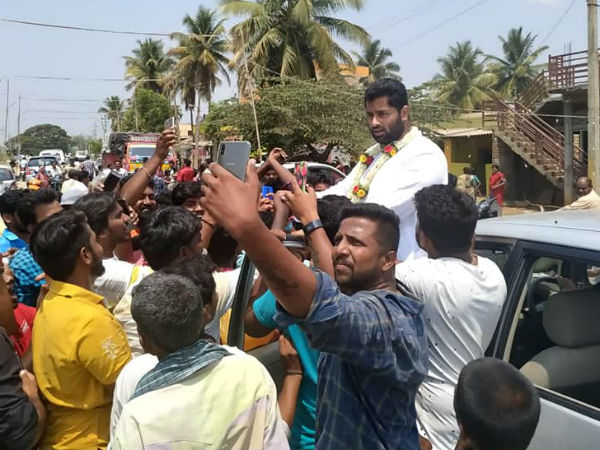 ಟವಲ್ ಹಾಕ್ಕೊಂಡು ನಾವು ಅಳಲ್ಲ