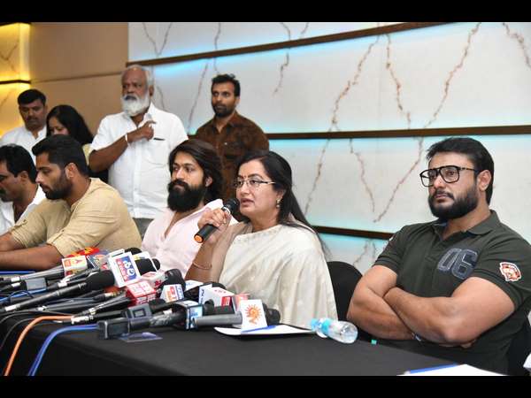 ಒಂದು ಕ್ಷೇತ್ರದಲ್ಲಿ ಒಬ್ಬರ ಪರ ಮಾತ್ರ ಪ್ರಚಾರ