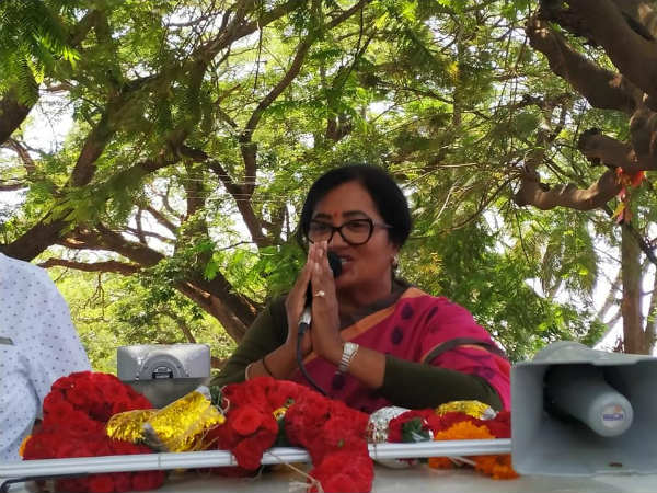 ಅಂಬಿ ಸಮಾಧಿ ಮೇಲೆ ಮಗನ ರಾಜಕೀಯ ಅಂಬಿ ಸಮಾಧಿ ಮೇಲೆ ಮಗನ ರಾಜಕೀಯ