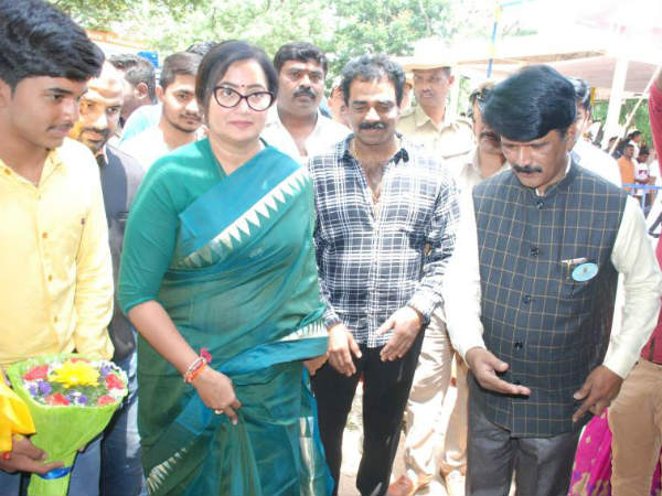 sumalatha dedicated her victory to mandya people