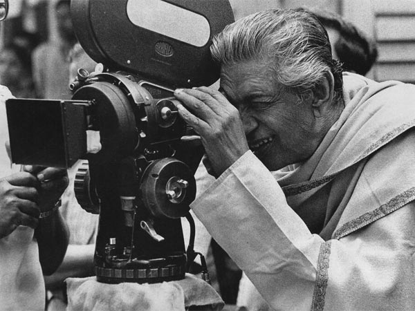 ಪ್ರತ್ಯೇಕ ಹಾದಿ ತುಳಿದ ರೇ 