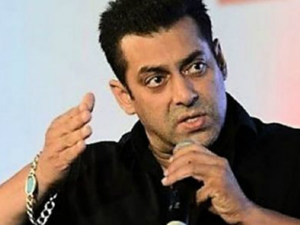 Salman Khan slaps his security guard for misbehaving with a fan kid Salman Khan slaps his security guard for misbehaving with a fan kid