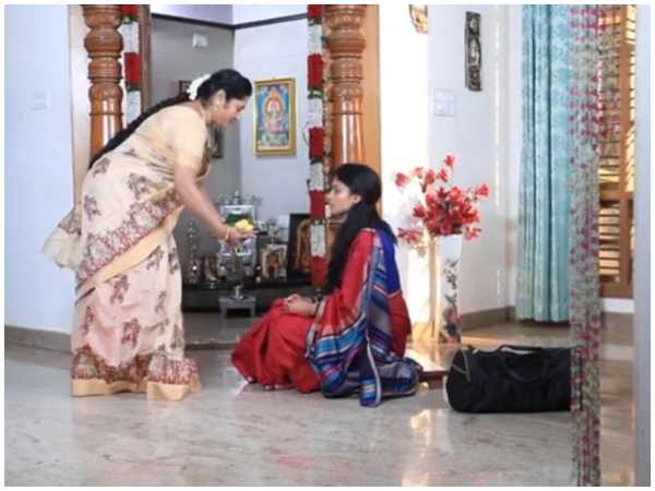 ಮನೆಯಿಂದ ಹೊರಟ ಜಾನಕಿ