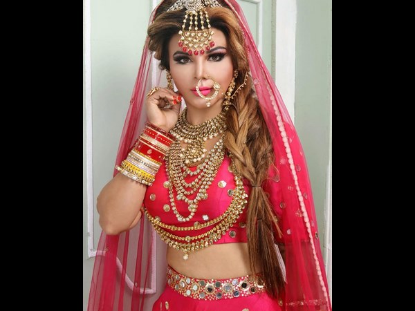 Bollywood Actress Rakhi Sawant Confirms Marrying NRI Ritesh