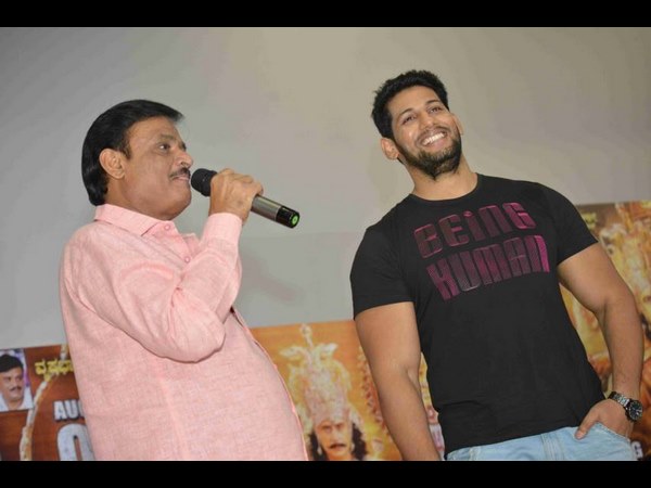 ಕನ್ನಡ ಕಲಾವಿದರನ್ನೇ ಪ್ರಯತ್ನಿಸಬೇಕಿತ್ತು