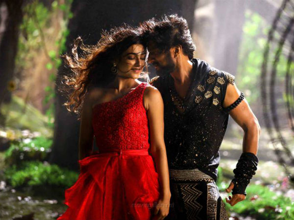 ದೇಸಿತನ ಮೆರೆದು, ಮೆರೆಸುವ ಅಪ್ಪಟ ಸಿನಿಮಾ: ವಿಜಯ ಕರ್ನಾಟಕ, 4 ಸ್ಟಾರ್