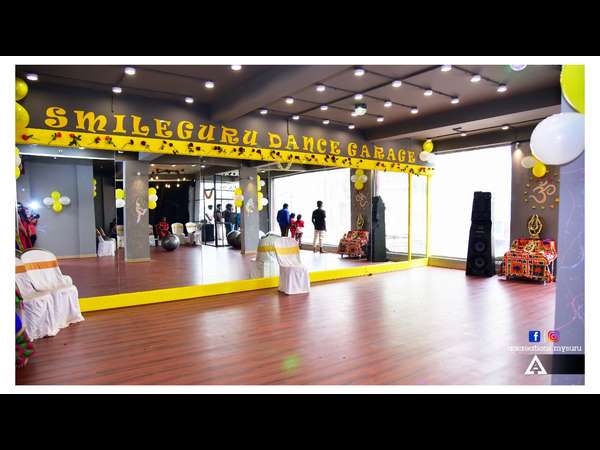 Actor Smile Guru Rakshiths New Dance Class Inaugurated By Loose Mada Yogi