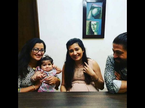 ದಂಪತಿ ಸಮೇತ ಅಂಬಿ ಮನೆಗೆ ಭೇಟಿ