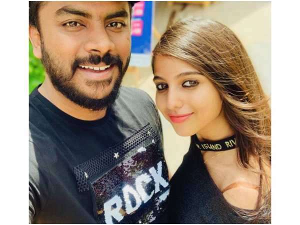 ಗೆಳೆತನ ಪ್ರೀತಿಗೆ ತಿರುಗಿದೆ 