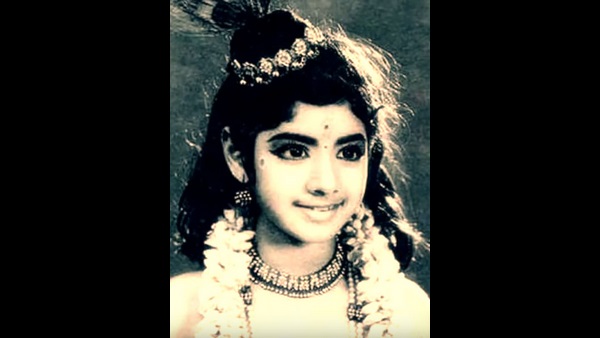 ನಾಲ್ಕನೇ ವಯಸ್ಸಿಗೆ ಬಣ್ಣ ಹಚ್ಚಿದಾಕೆ