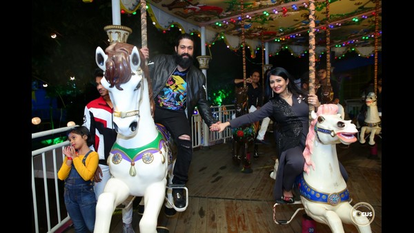 ಯಶ್-ರಾಧಿಕಾ ಕುದುರೆ ಸವಾರಿ