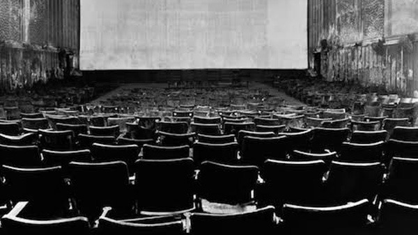 ಮೂರ್ಛೆ ಹೋದ ಮಹಿಳೆಯರು ಮೂರ್ಛೆ ಹೋದ ಮಹಿಳೆಯರು