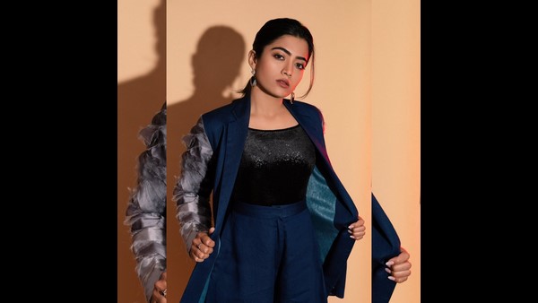 ಕಲ್ಲು ಹೊಡೆಯಬೇಕು.!